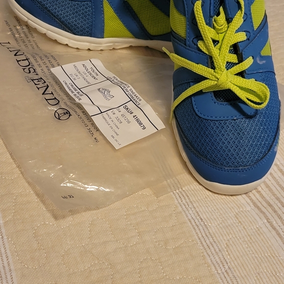 NWT YOUTH LANDS'END SNEAKERS 4 - Picture 3 of 11